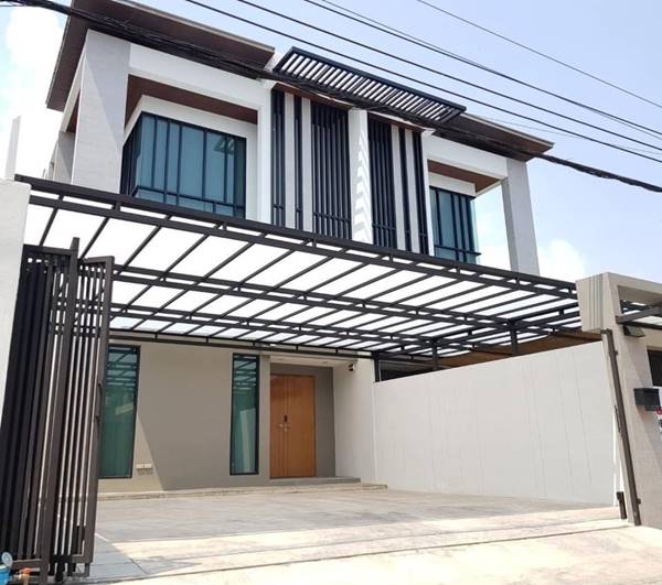 ขายด่วน บ้านสร้างใหม่ ใกล้เซ็นทรัล อีสวิลล์ 50 ตร.ว. 3 ห้องนอน 5 ห้องน้ำ บ้านทำเลทอง เดินทางสะดวกสบาย